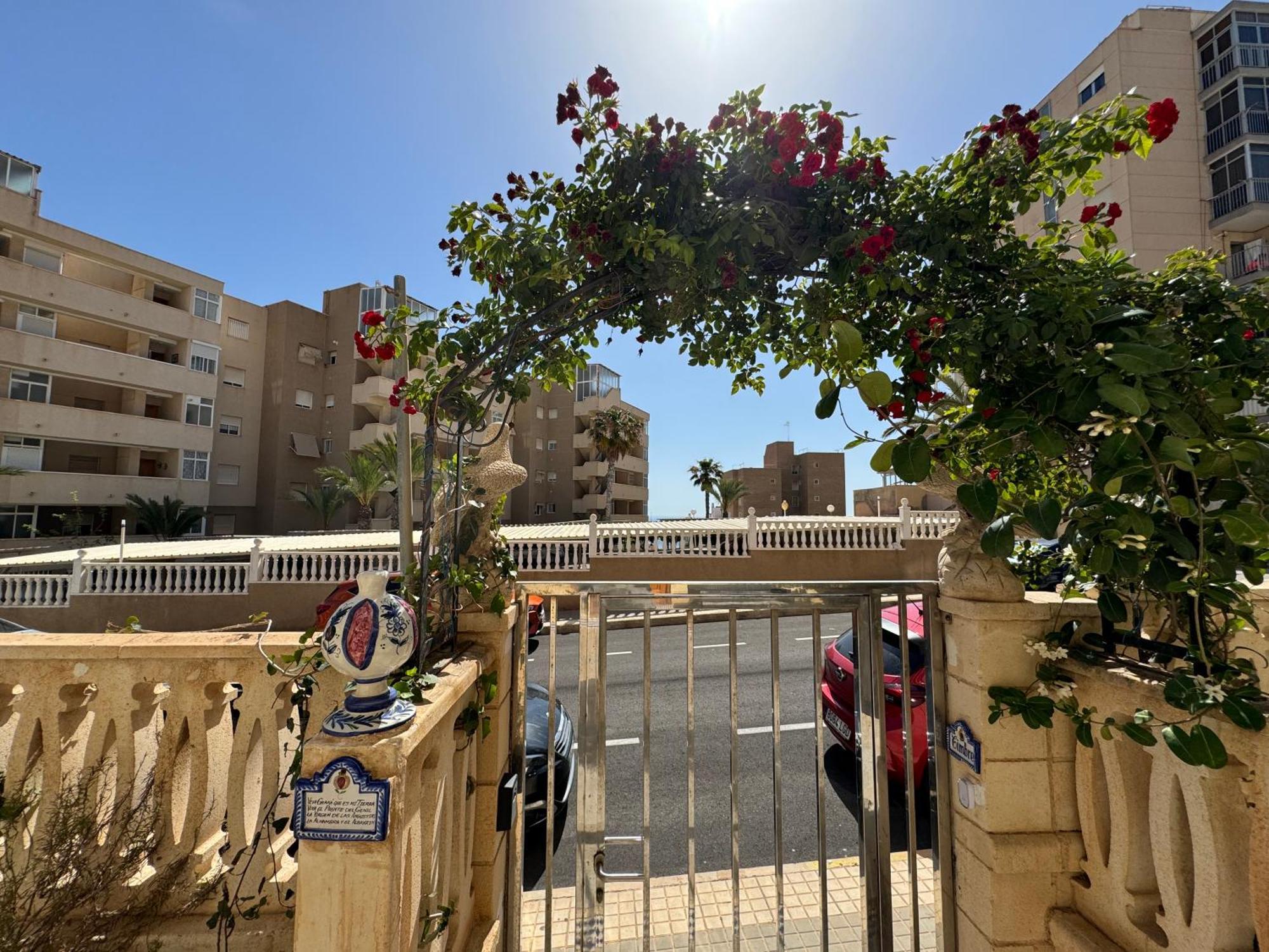 Casa En La Playa De Los Arenales アレナレス・デル・ソル エクステリア 写真